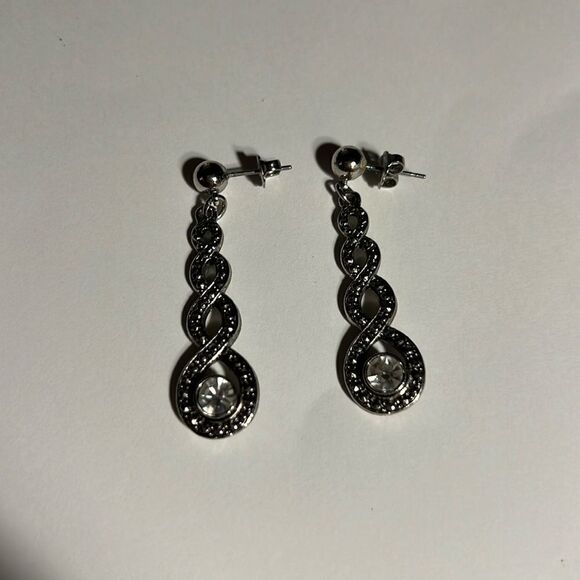 Avon vintage dangle silver tone rhinestone drop pierced earrings. - Picture 1 of 4